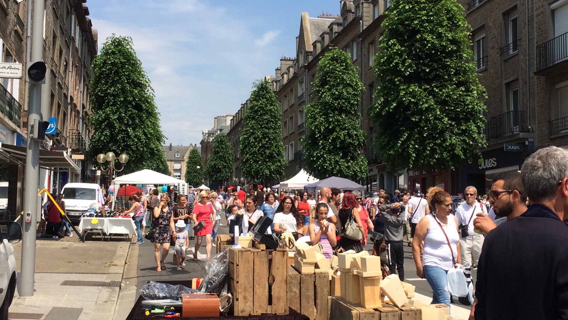 La braderie des commerçants promet de belles surprises - Flers Agglo